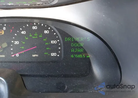 1998 Lincoln Continental z USA, uszkodzony, nr VIN 1LNFM97V8WY637860